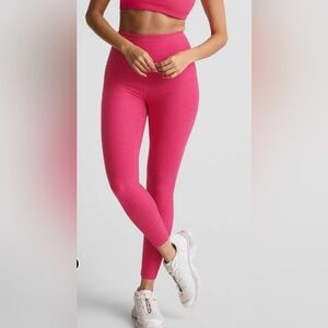 Beyond Yoga Caught in the Midi Leggings in vivid heather Pink